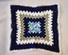 Load image into Gallery viewer, Navy & Fuzzy White Cat Mat