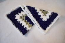 Load image into Gallery viewer, Navy & Fuzzy White Cat Mat