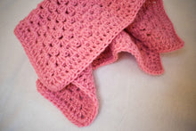 Load image into Gallery viewer, Pink Crochet Cat Mat