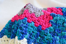 Load image into Gallery viewer, Neon Pink & Bright Gradient Blue Crochet Cat Mat