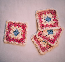 Load image into Gallery viewer, Pink &amp; White Granny Square Crochet Coasters Set (Set of 4)
