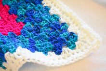 Load image into Gallery viewer, Neon Pink &amp; Bright Gradient Blue Crochet Cat Mat
