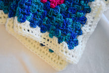 Load image into Gallery viewer, Neon Pink &amp; Bright Gradient Blue Crochet Cat Mat

